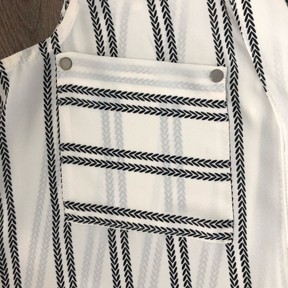 Maurices Medium Blouse - Picture 5 of 6